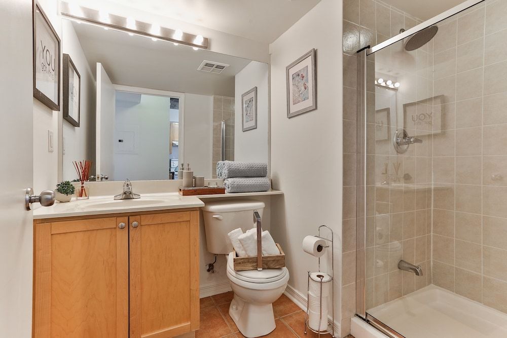 QuickStay - Sunlit Luxury Loft on King West Luxury Loft, 1 Bedroom, Balcony 34