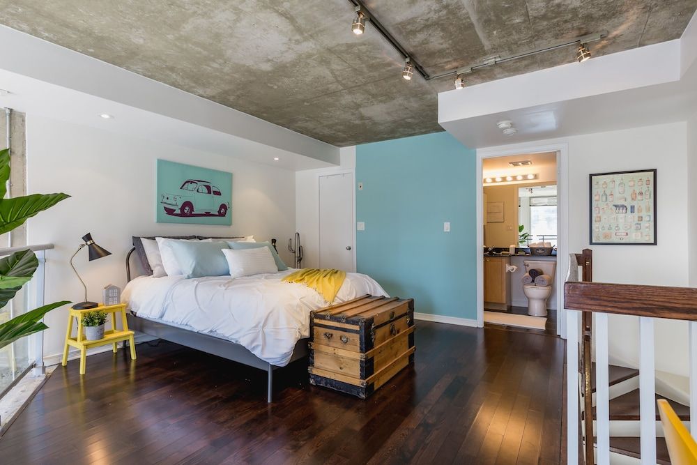 undefined QuickStay - Sunlit Luxury Loft on King West