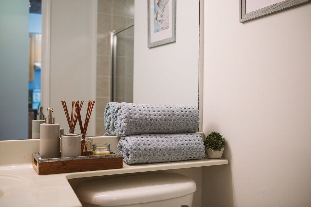 QuickStay - Sunlit Luxury Loft on King West Luxury Loft, 1 Bedroom, Balcony 36