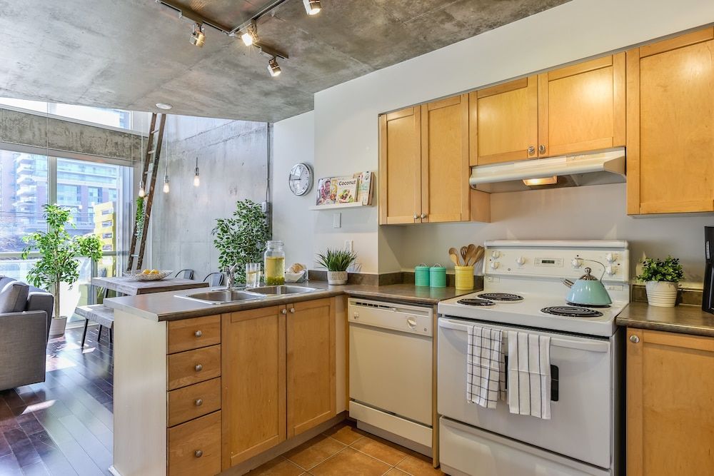 QuickStay - Sunlit Luxury Loft on King West Luxury Loft, 1 Bedroom, Balcony 14