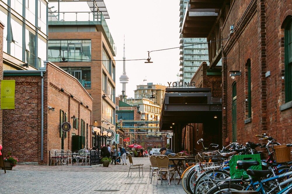 undefined QuickStay - Sunlit Luxury Loft on King West 3