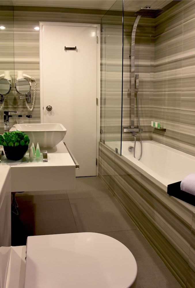 Astoria Plaza Suite, 1 Bedroom 3