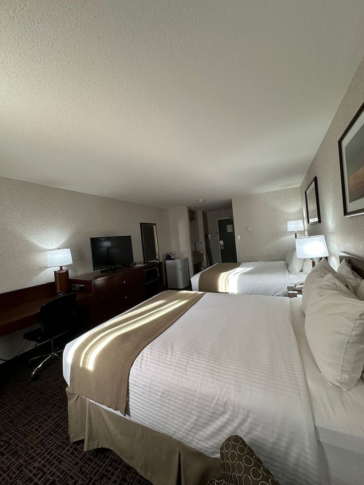 Coast Fort St. John Hotel Room, 2 Queen Beds