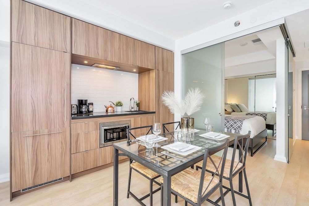 QuickStay Yorkville Condo - Yonge & Bloor Premium Condo, 2 Bedrooms, Ensuite, City View 18