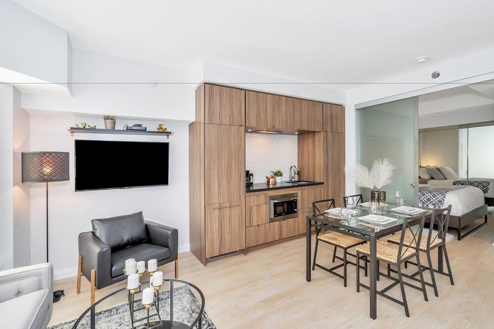 QuickStay Yorkville Condo - Yonge & Bloor Premium Condo, 2 Bedrooms, Ensuite, City View 19