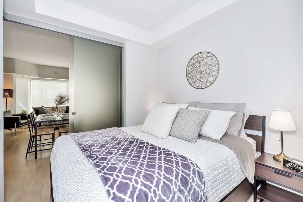 QuickStay Yorkville Condo - Yonge & Bloor Premium Condo, 2 Bedrooms, Ensuite, City View 14
