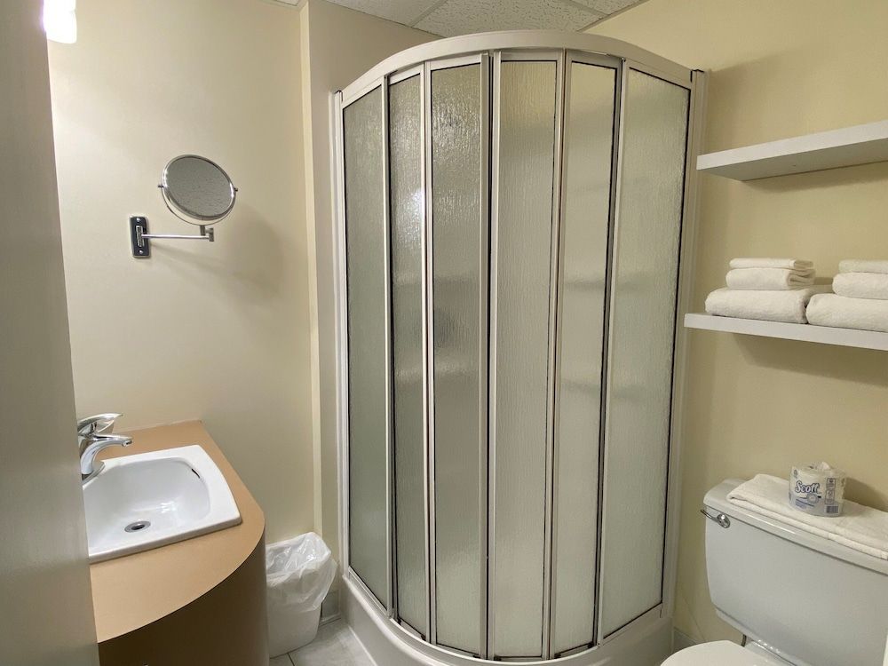 Hôtel Centre-Ville Economy Twin Room, 2 Twin Beds 4