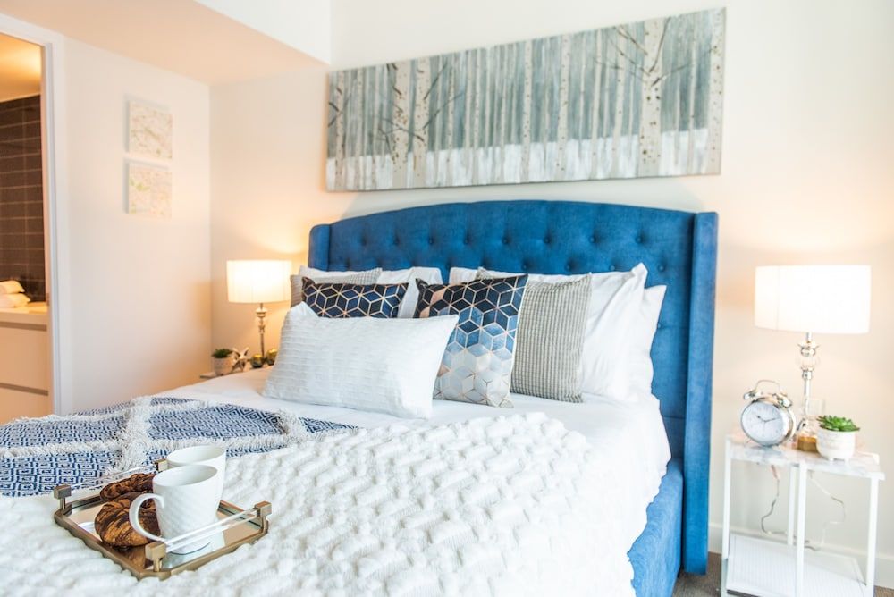 QuickStay - Premium 2-Bedroom with CN Tower & Lake Views Fresh & Stylish Downtown Condo 19