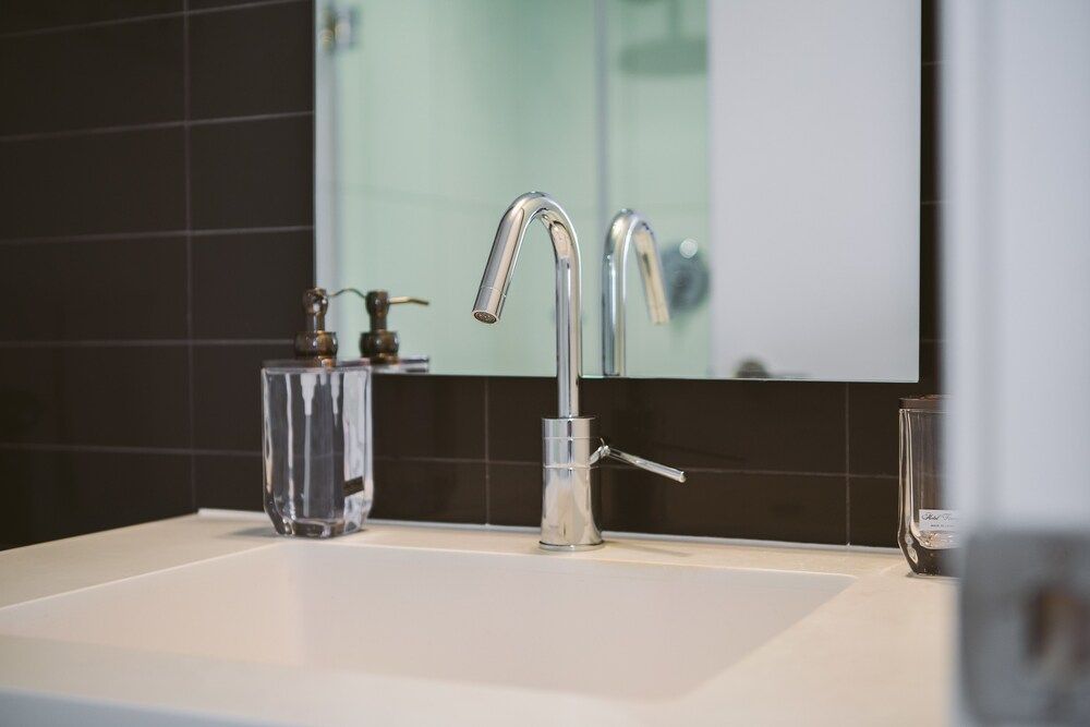 QuickStay - Premium 2-Bedroom with CN Tower & Lake Views Superior Condo, 2 Bedrooms, Balcony, Lake View 32