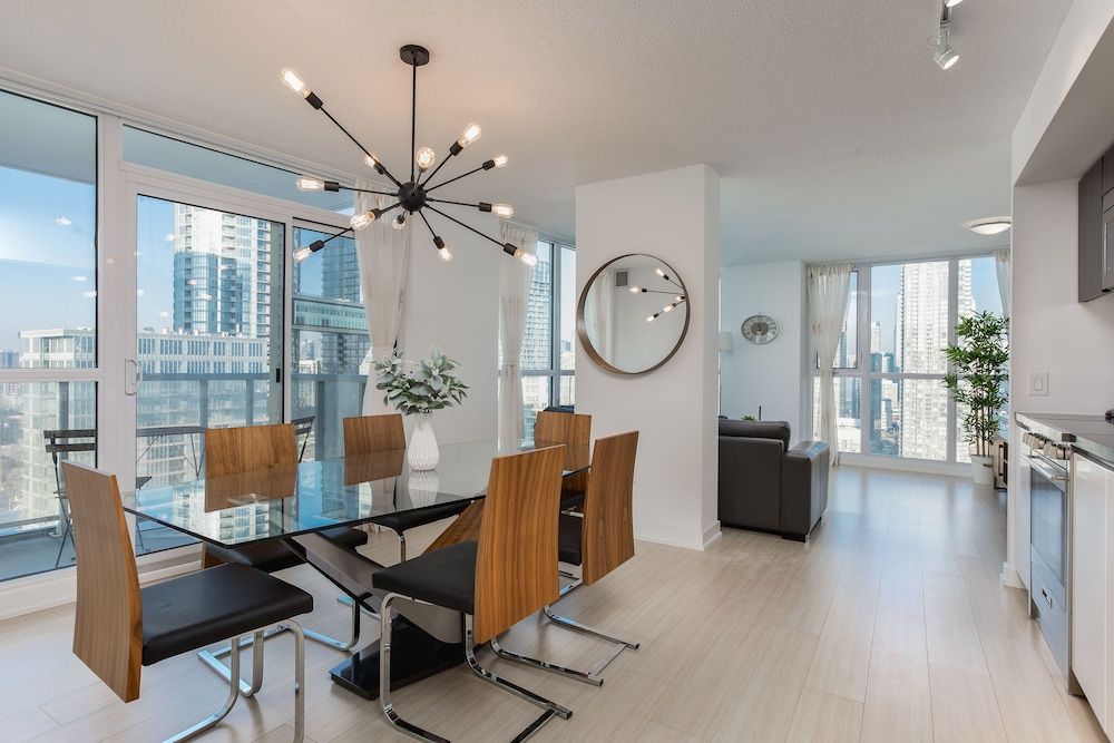 QuickStay - Premium 2-Bedroom with CN Tower & Lake Views Superior Condo, 2 Bedrooms, Balcony, Lake View 13