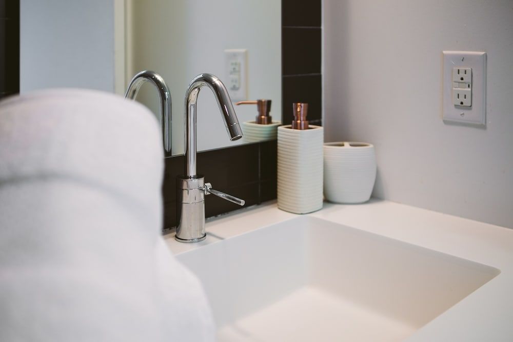 QuickStay - Premium 2-Bedroom with CN Tower & Lake Views Superior Condo, 2 Bedrooms, Balcony, Lake View 33