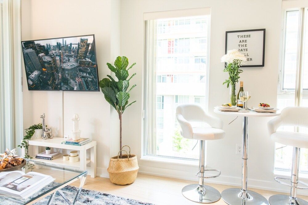 QuickStay - Premium 2-Bedroom with CN Tower & Lake Views Fresh & Stylish Downtown Condo 21