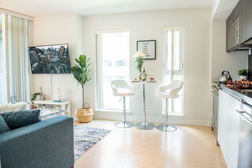 QuickStay - Premium 2-Bedroom with CN Tower & Lake Views Fresh & Stylish Downtown Condo 25