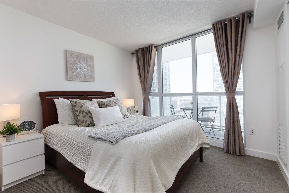 QuickStay - Premium 2-Bedroom with CN Tower & Lake Views Superior Condo, 2 Bedrooms, Balcony, Lake View 29
