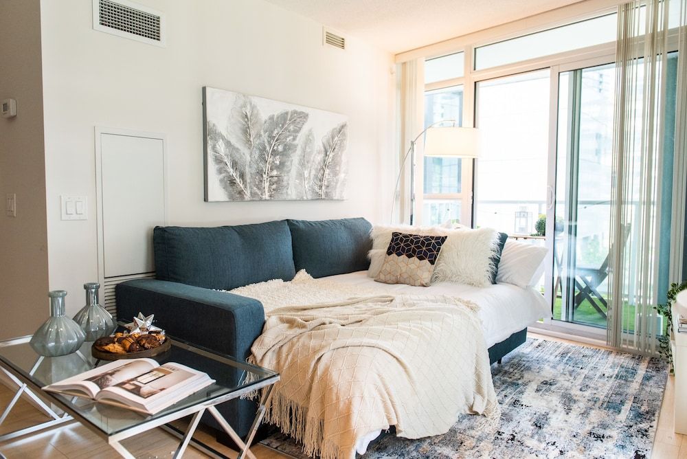 QuickStay - Premium 2-Bedroom with CN Tower & Lake Views Fresh & Stylish Downtown Condo 26