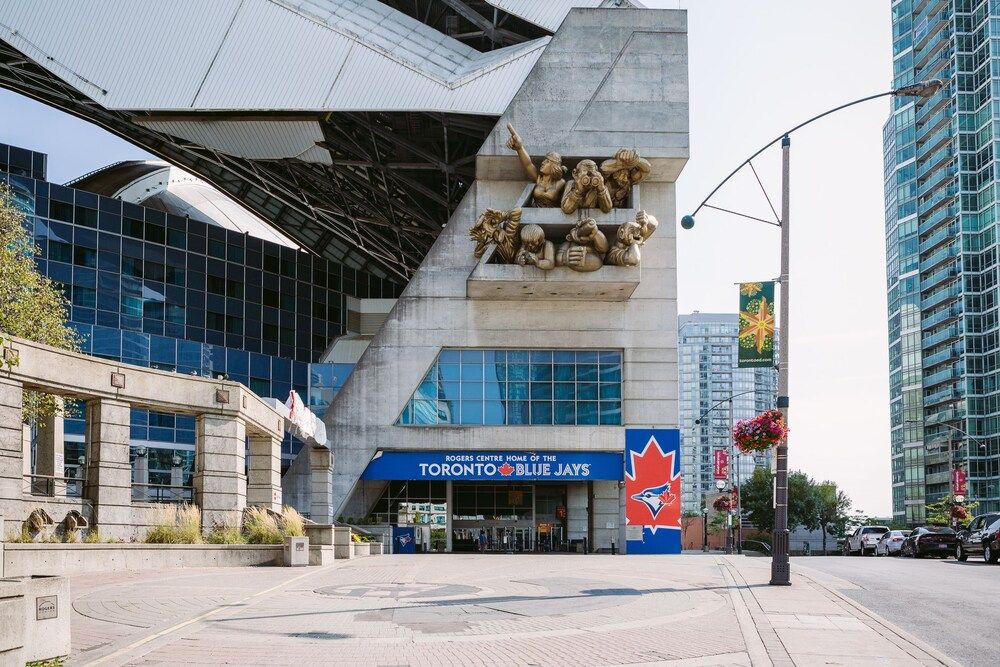 undefined QuickStay - Premium 2-Bedroom with CN Tower & Lake Views 4