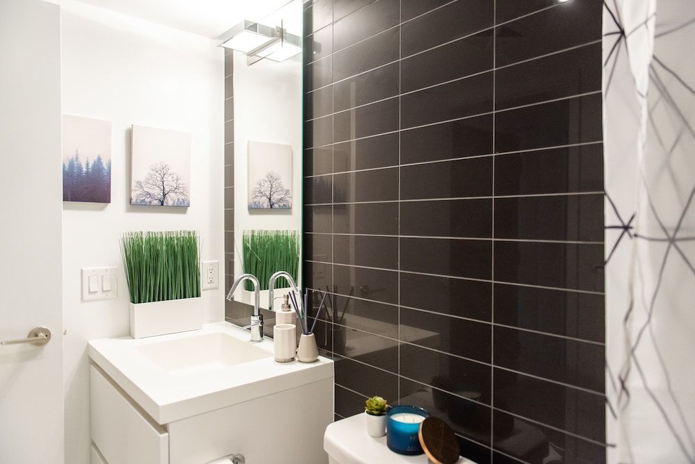 QuickStay - Premium 2-Bedroom with CN Tower & Lake Views Fresh & Stylish Downtown Condo 37