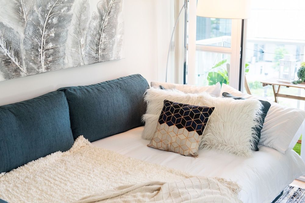 QuickStay - Premium 2-Bedroom with CN Tower & Lake Views Fresh & Stylish Downtown Condo 28