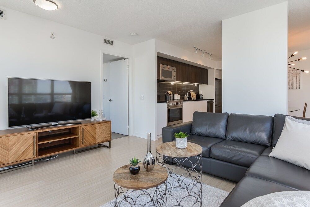 QuickStay - Premium 2-Bedroom with CN Tower & Lake Views Superior Condo, 2 Bedrooms, Balcony, Lake View 25