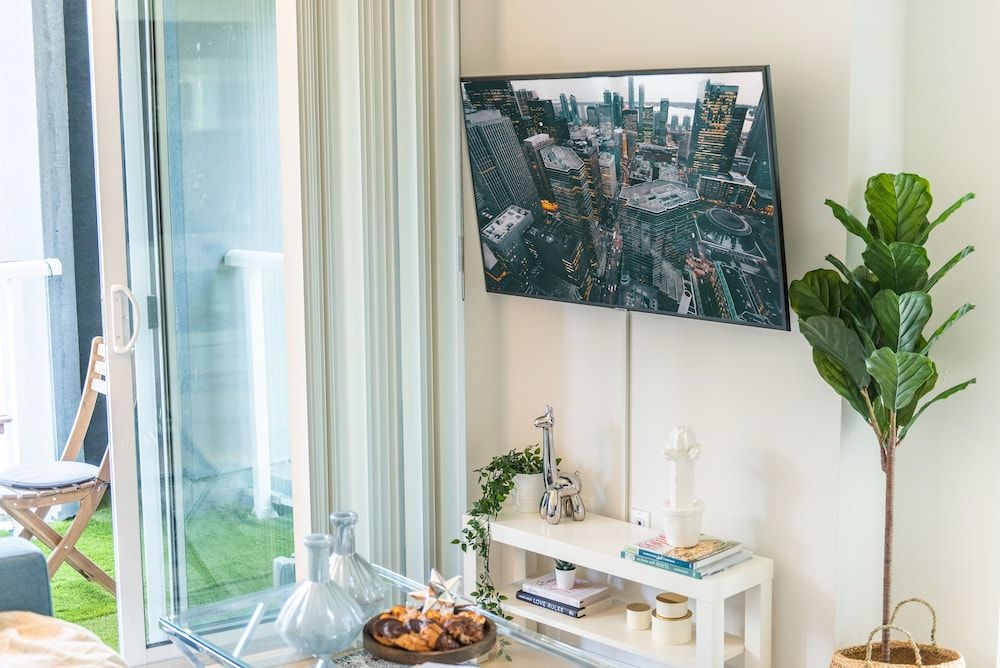 QuickStay - Premium 2-Bedroom with CN Tower & Lake Views Fresh & Stylish Downtown Condo 29