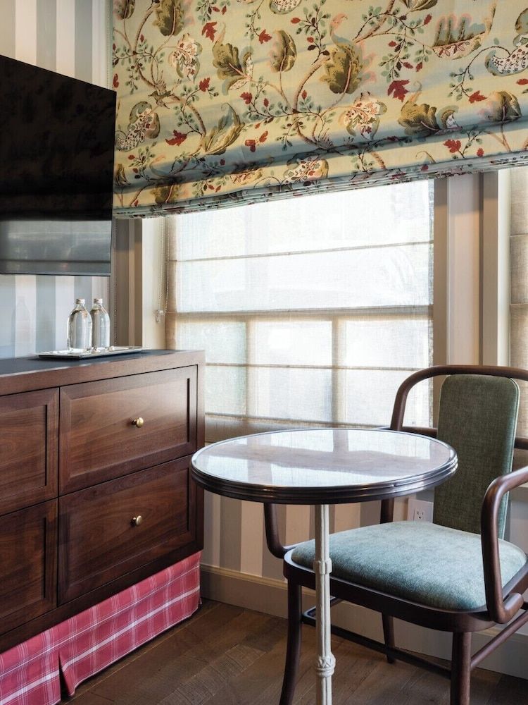 Le Petit Pali Brentwood The Queen 6