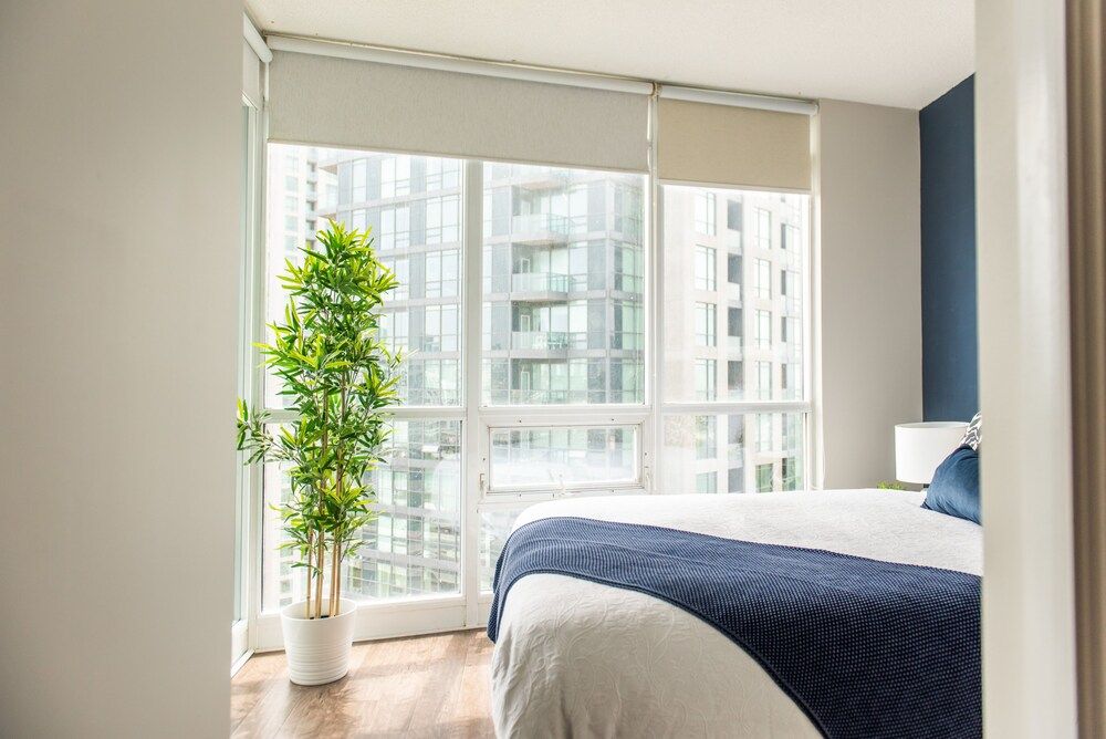 QuickStay CN Tower View Condo in Fort York Executive Apartment, 2 Bedrooms 7