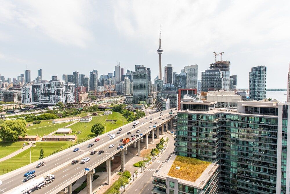 QuickStay CN Tower View Condo in Fort York Executive Apartment, 2 Bedrooms 42