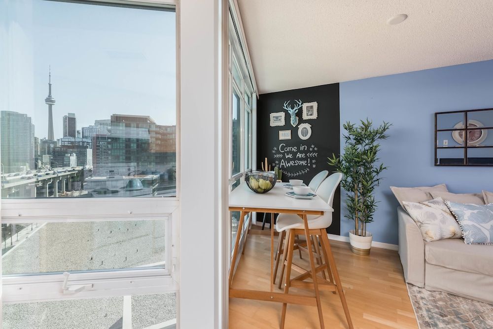 QuickStay CN Tower View Condo in Fort York Premium Studio, Kitchenette, City View 6