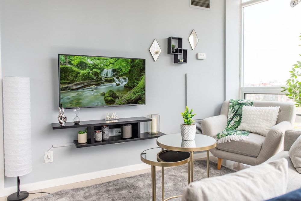 QuickStay CN Tower View Condo in Fort York Executive Apartment, 2 Bedrooms 16