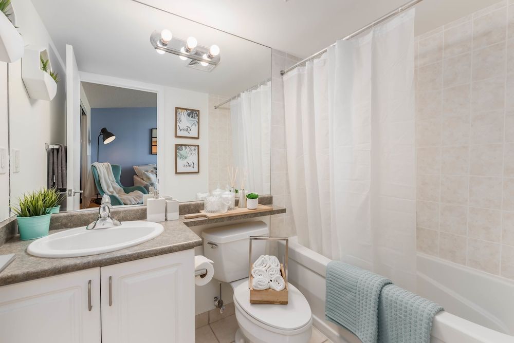 QuickStay CN Tower View Condo in Fort York Premium Studio, Kitchenette, City View 34