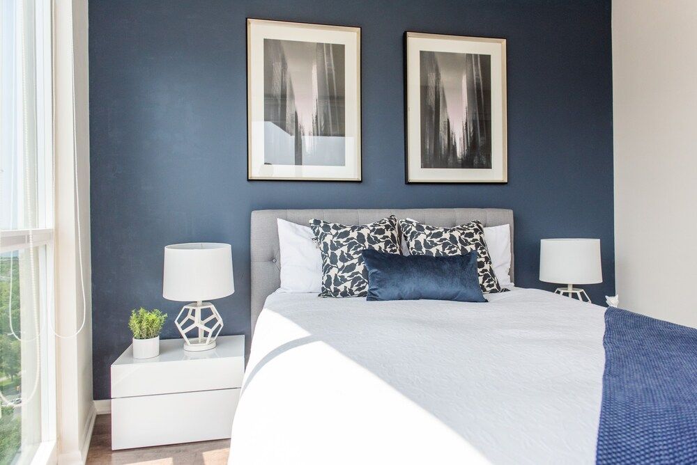 QuickStay CN Tower View Condo in Fort York Executive Apartment, 2 Bedrooms 6