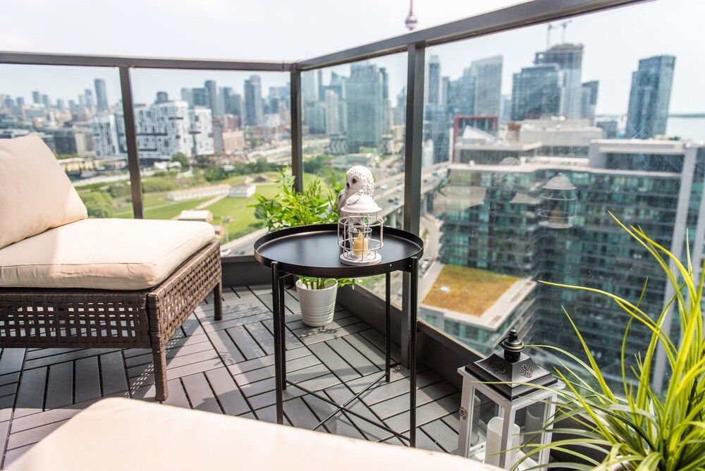 QuickStay CN Tower View Condo in Fort York Executive Apartment, 2 Bedrooms 41