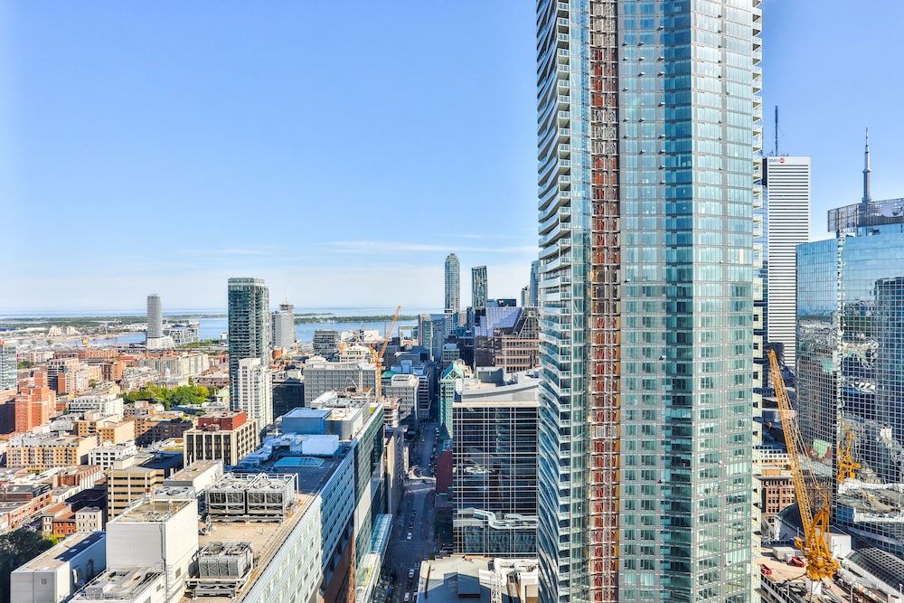 Downtown Studio in Dundas Square Design Condo, 1 Bedroom 17