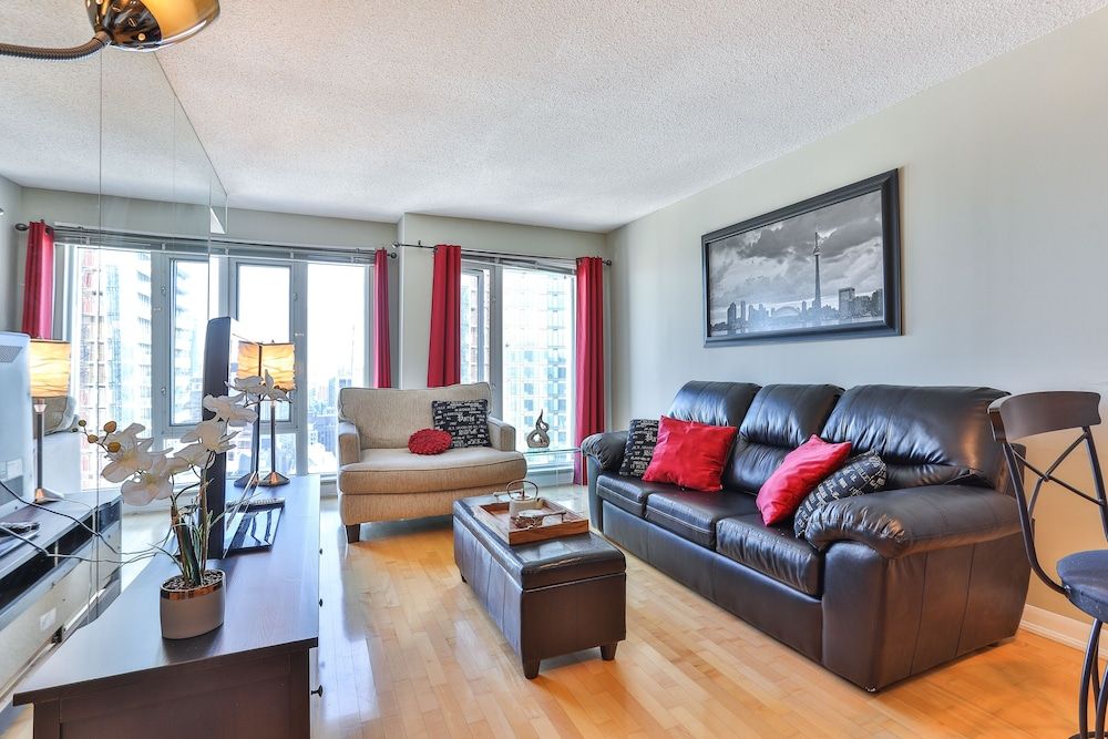 Downtown Studio in Dundas Square Design Condo, 1 Bedroom 12