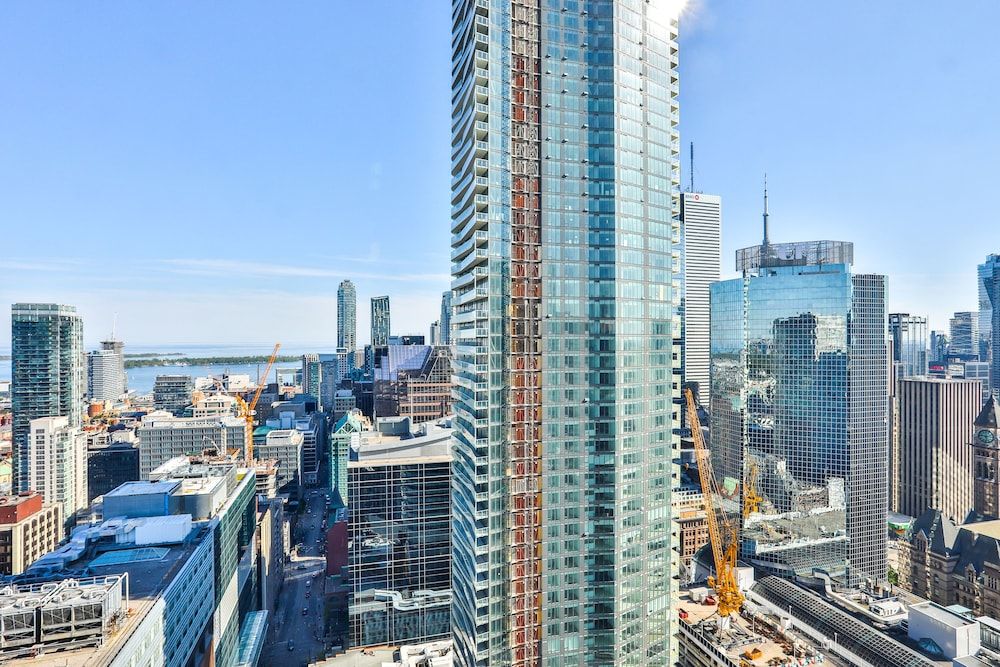 Downtown Studio in Dundas Square Design Condo, 1 Bedroom 16