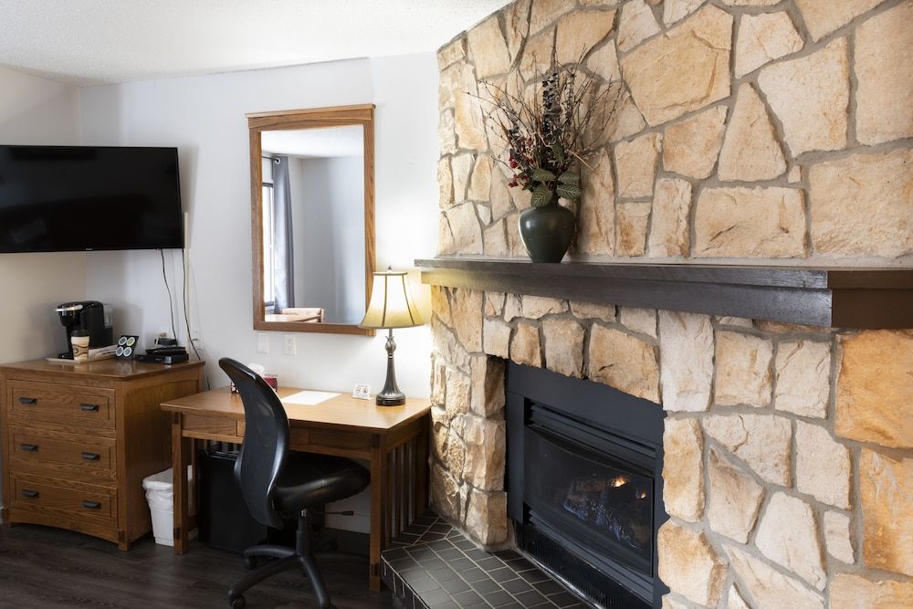 Romantic Suite, 1 Queen Bed with Sofa bed, Non Smoking, Fireplace