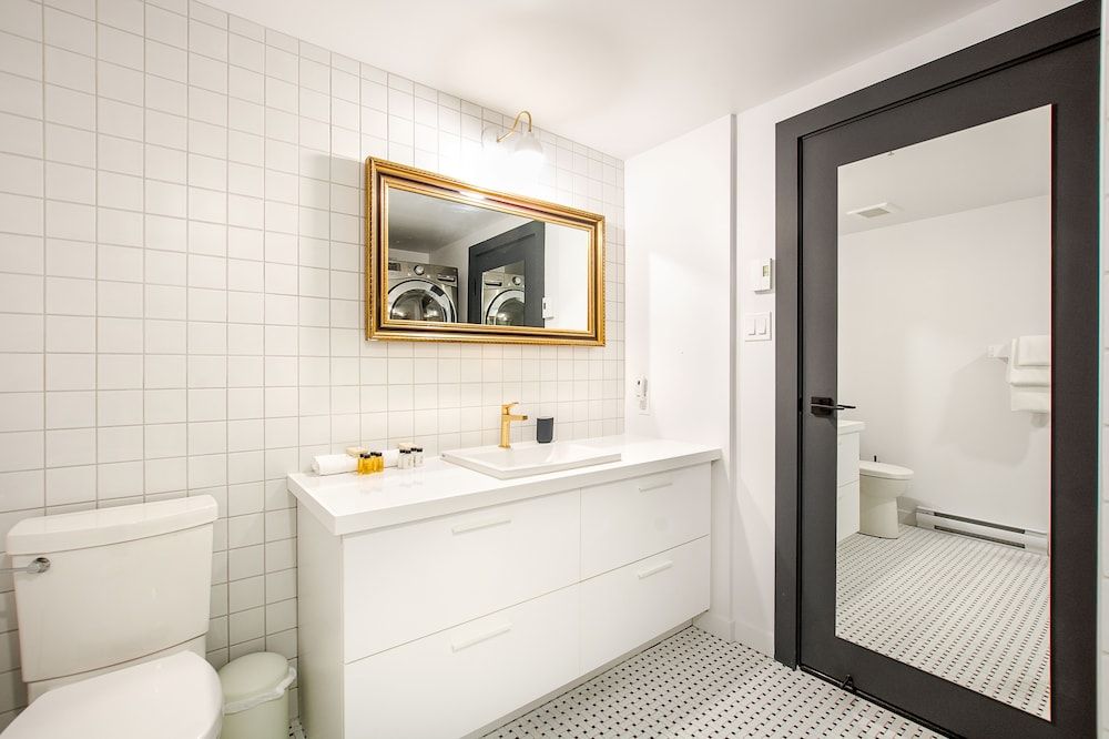 Les Lofts Charest - By Les Lofts Vieux-Quebec Apartment, 2 Bedrooms, Half-Basement (LC104) 6