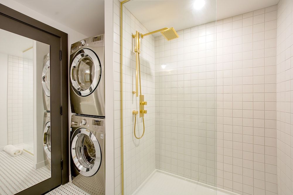 Les Lofts Charest - By Les Lofts Vieux-Quebec Apartment, 2 Bedrooms, Half-Basement (LC104) 5