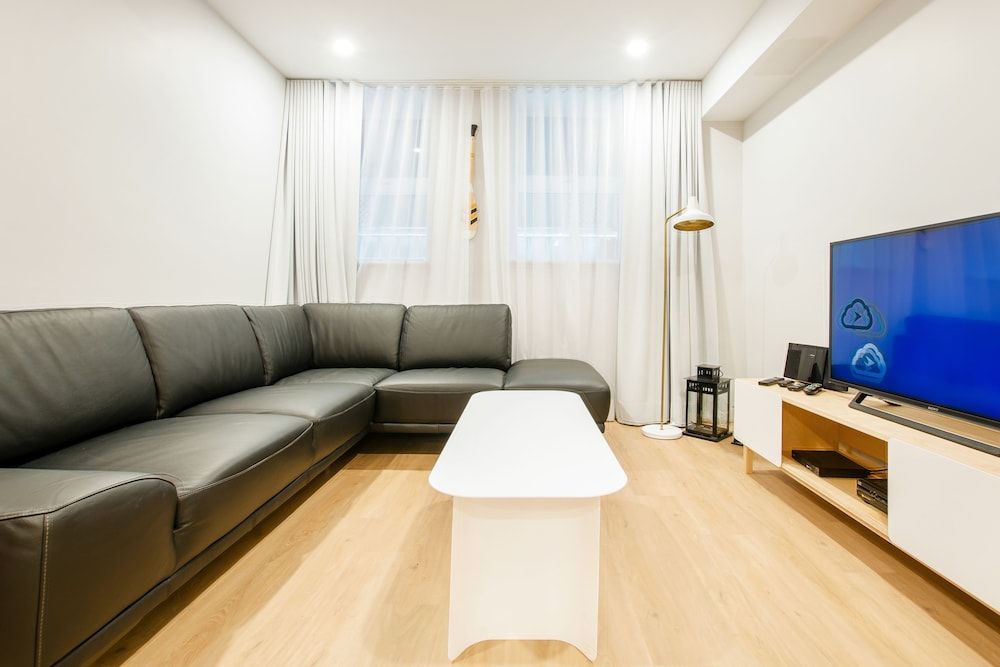 Les Lofts Charest - By Les Lofts Vieux-Quebec Apartment, 2 Bedrooms, Half-Basement (LC104) 10