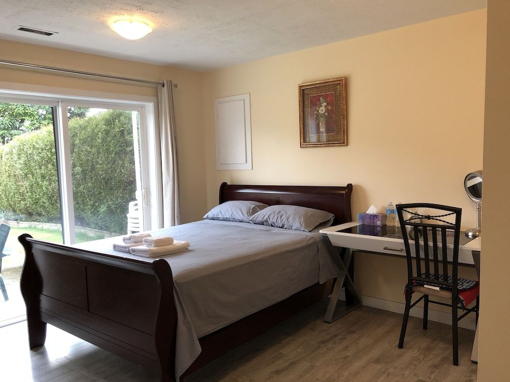 Family Room, Non Smoking, Shared Bathroom