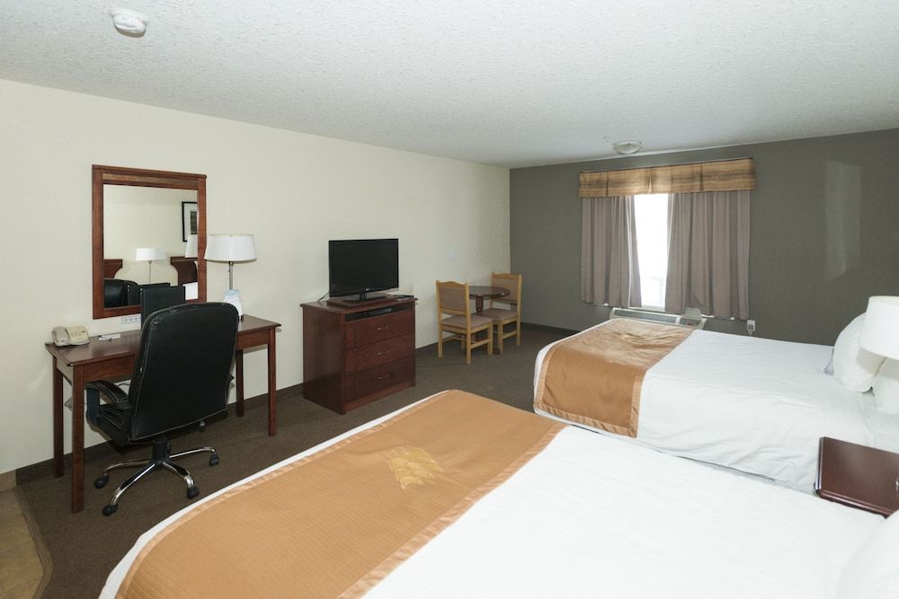 Lakeview Inns & Suites - Fort Nelson Double Room, 2 Queen Beds 7
