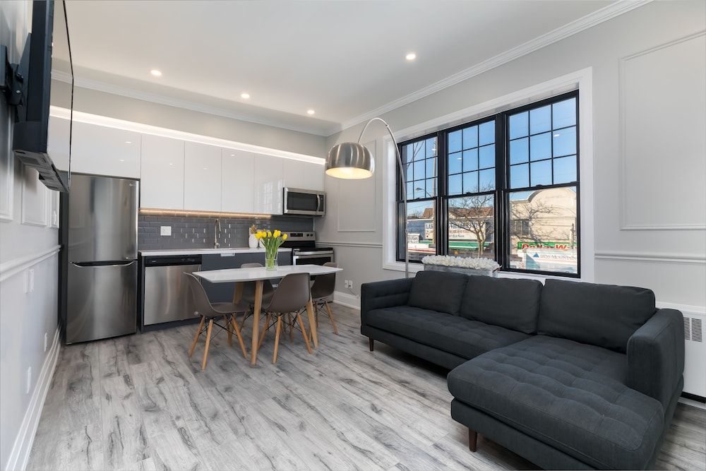 Applewood Suites - Etobicoke