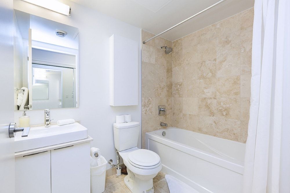 Trinity Suites - Condo on York Street Condo 10