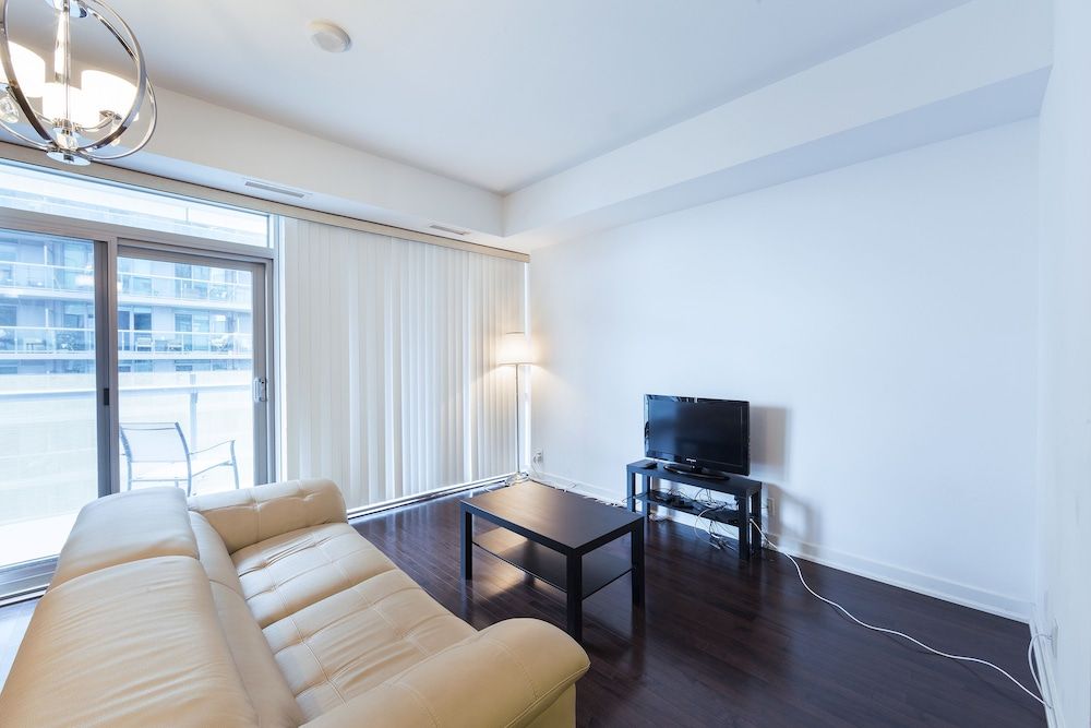 Trinity Suites - Condo on York Street I Luxury Condo (Ice) 11