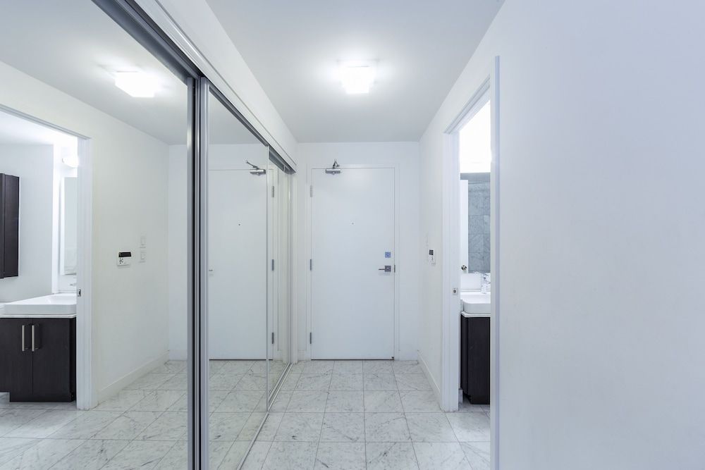 Trinity Suites - Condo on York Street I Luxury Condo (Ice) 10