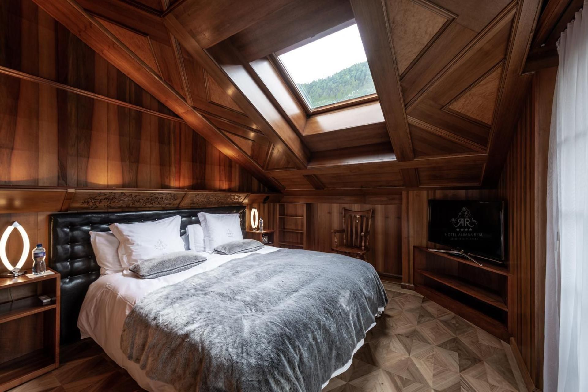 Attic Suite with Matterhorn View