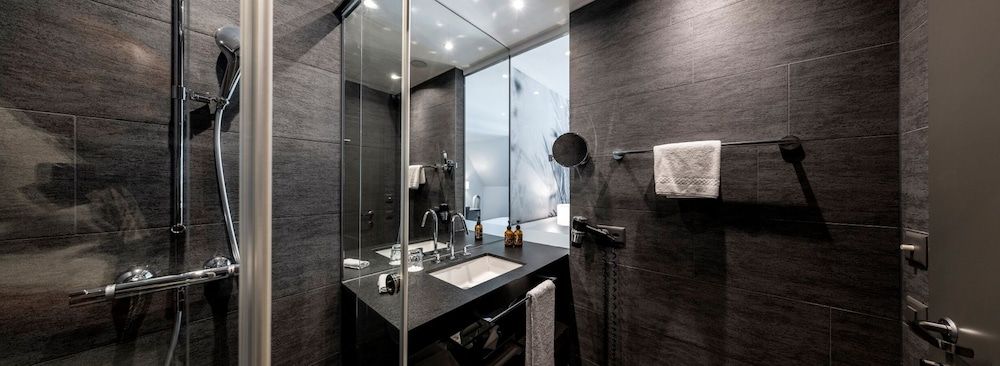 Family Duplex, Lake View