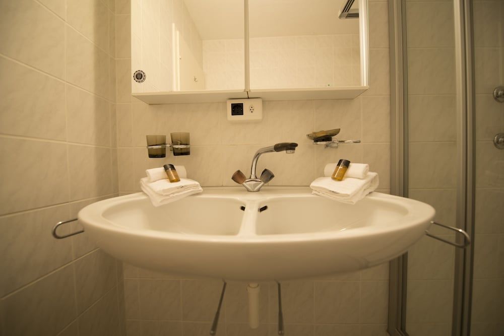 Spenglers Inn Double Room, Balcony 6