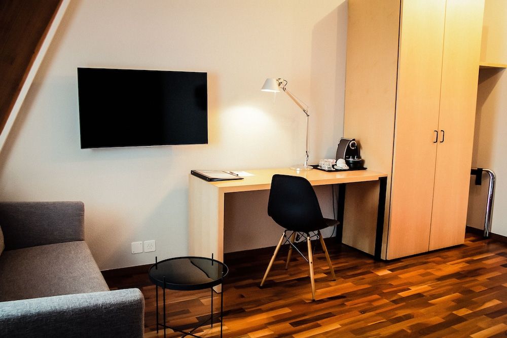 Royal Hotel Comfort Room 6