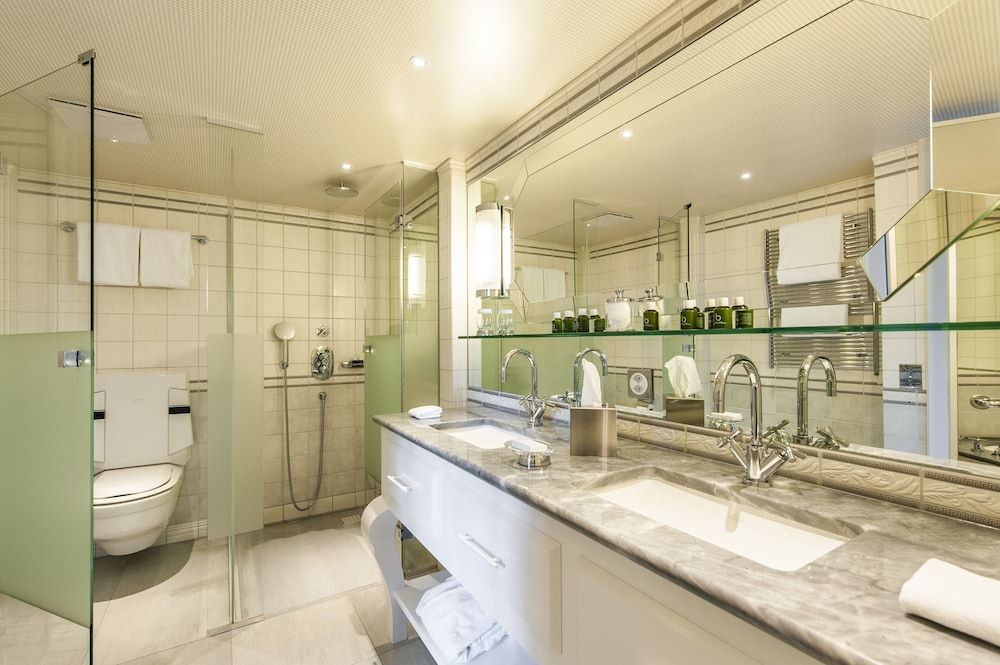 Suite (Panorama)